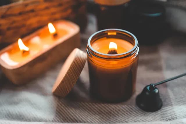 Najlepsze świeczki o zapachu męskich perfum, które musisz poznać