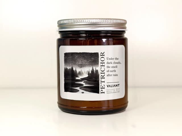 Świeczka o zapachu deszczu – wprowadź do swojego domu świeżość